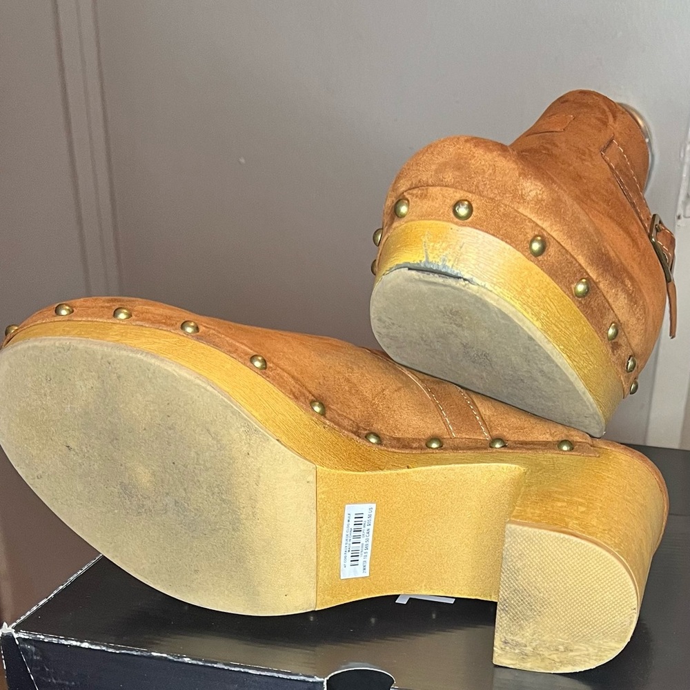 GUC Torrid Suede Clogs - Picture 2 of 4